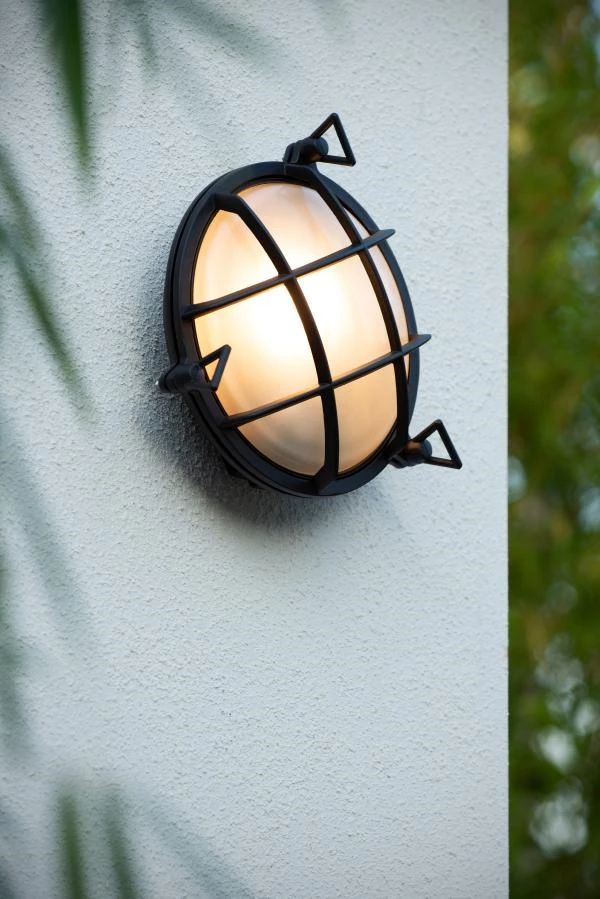 Lucide DUDLEY - Wall light Indoor/Outdoor - 1xE27 - IP65 - Black - ambiance 2